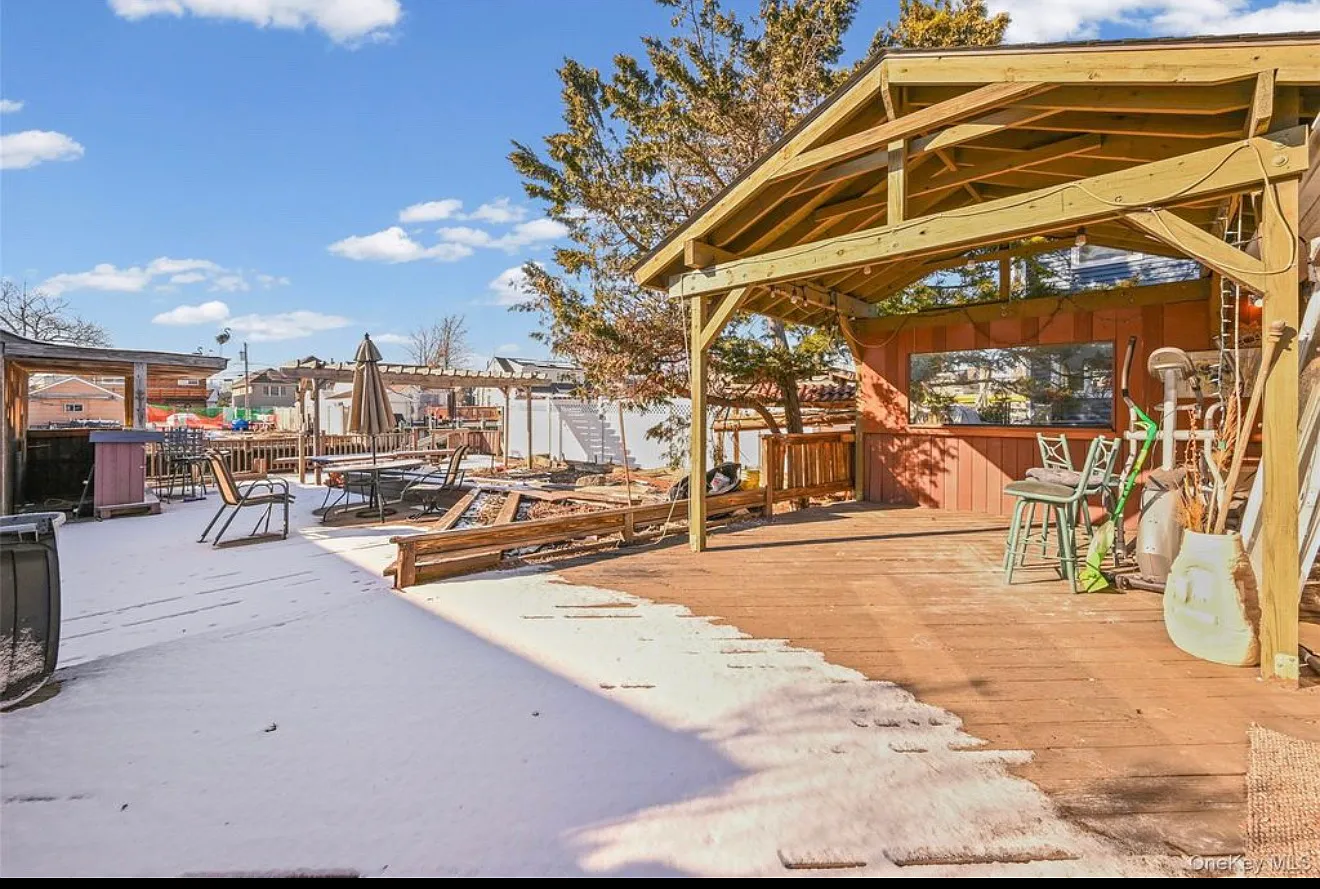 3 bed, 1100 sqft, $1,200 — Photo 3