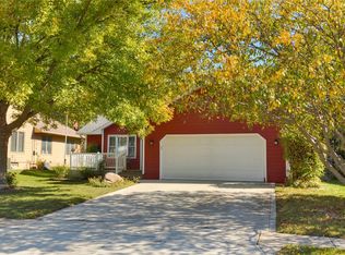 855 4th St, Waukee, IA 50263