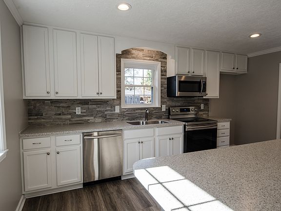 2nd image of 18 Northland Dr