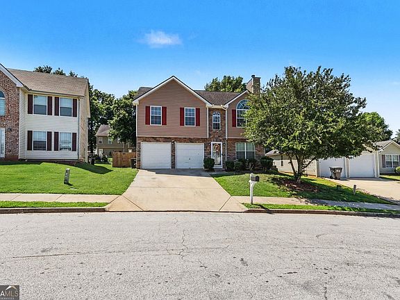 3rd image of 40 Greenway Dr
