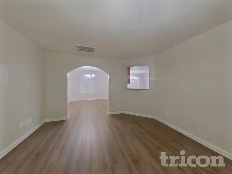 210 Signet Ct — Photo 2