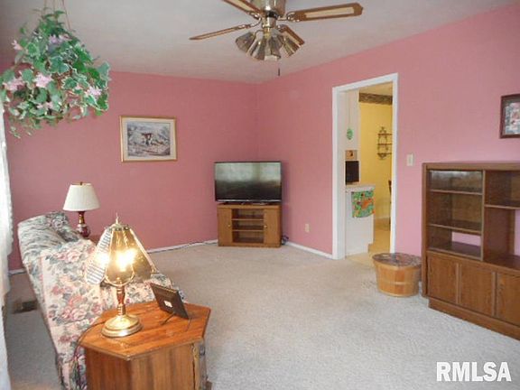 5th image of 1009 NE Rock Island Ave