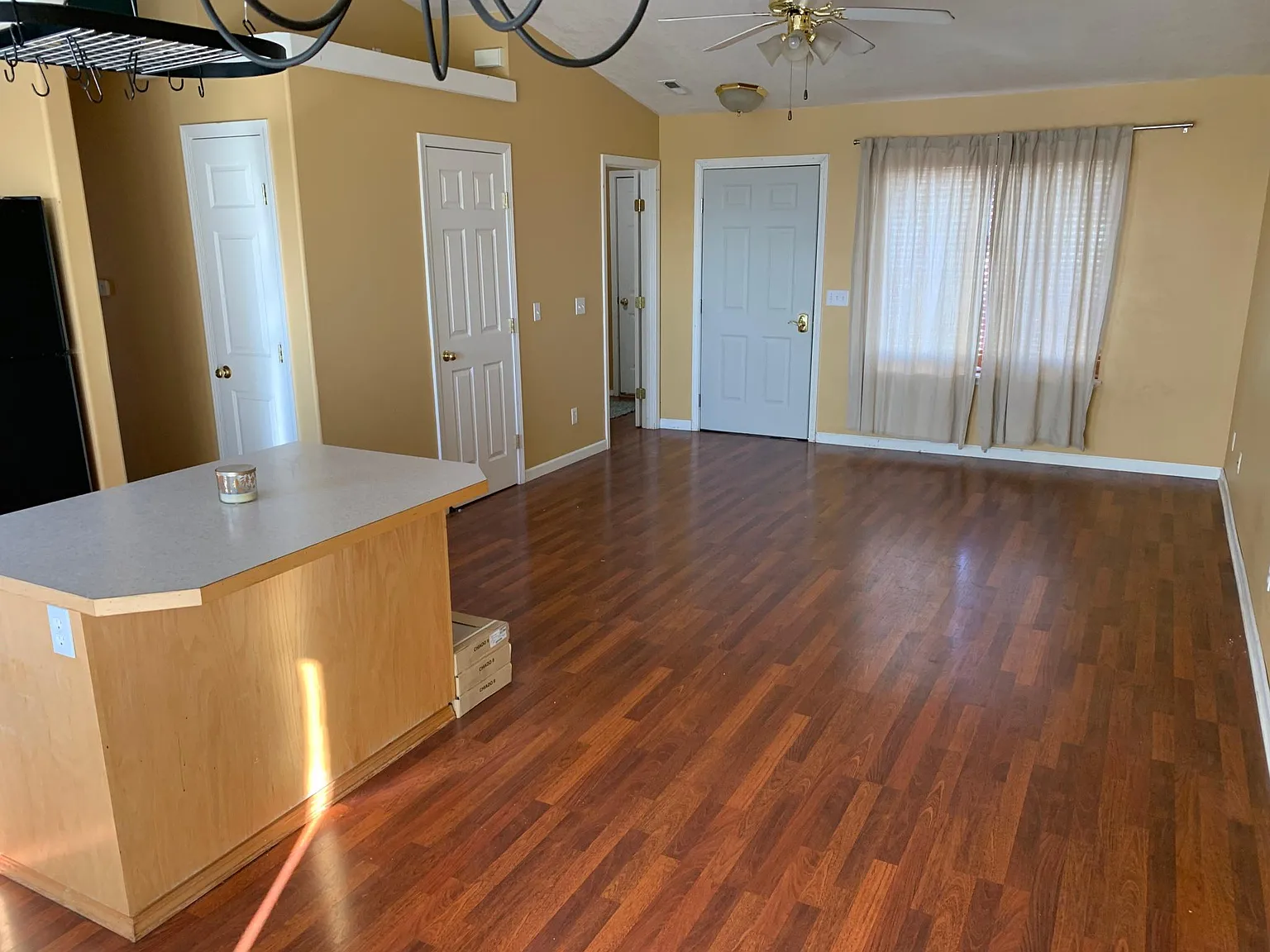 1955 NW Bella Vista Dr — Photo 2