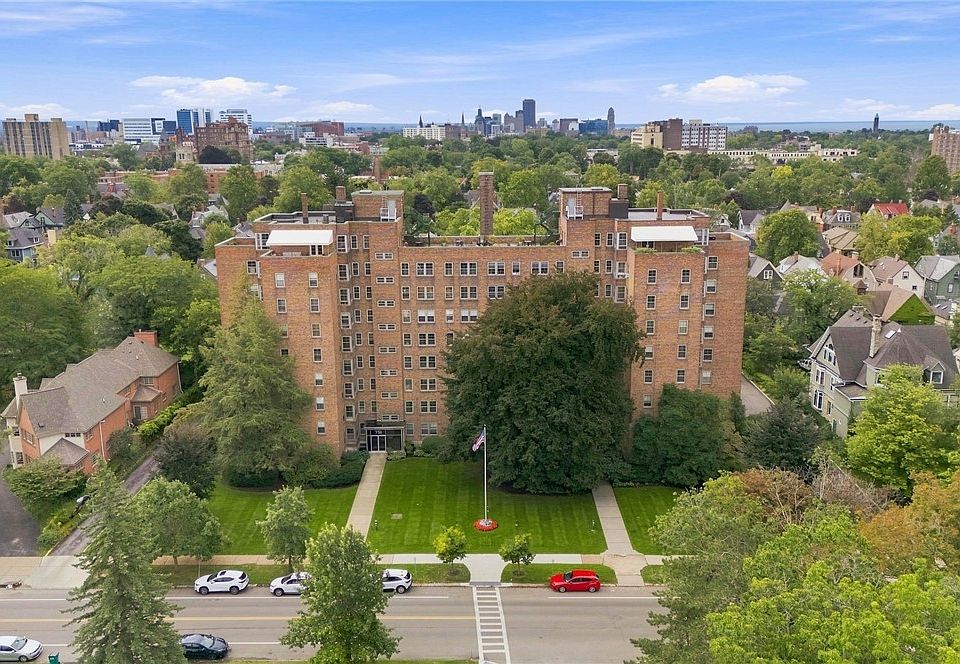 1st image of 731 W Ferry St #3I