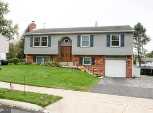 12 Mulberry St, Upper Chichester, PA 19061