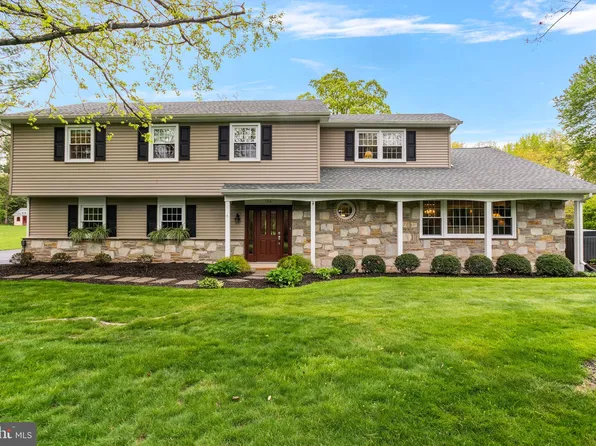 126 Glen Dr, Doylestown, PA 18901