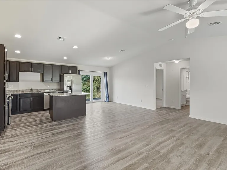 8007 Royal Ct — Photo 9