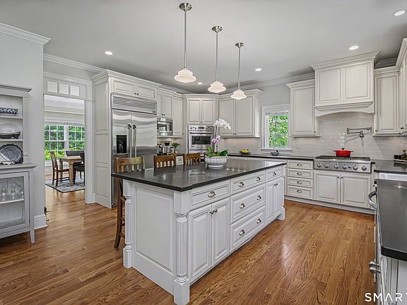 5th image of 120 Limestone Road