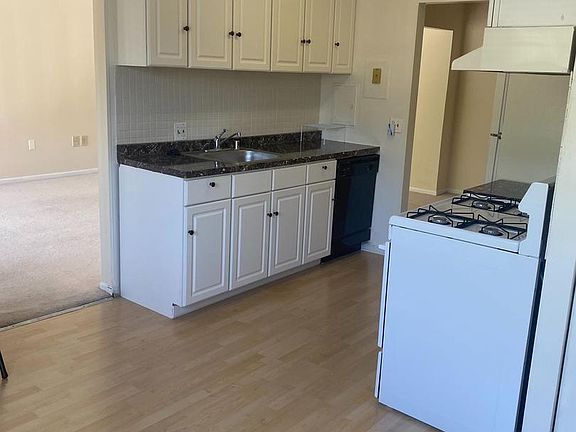 5th image of 868 College Pkwy #30
