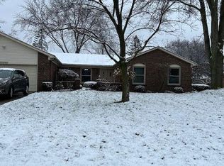 35246 Lancashire Ct, Livonia, MI 48152