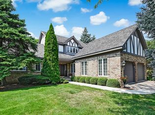 42 Durham Ct, Burr Ridge, IL 60527