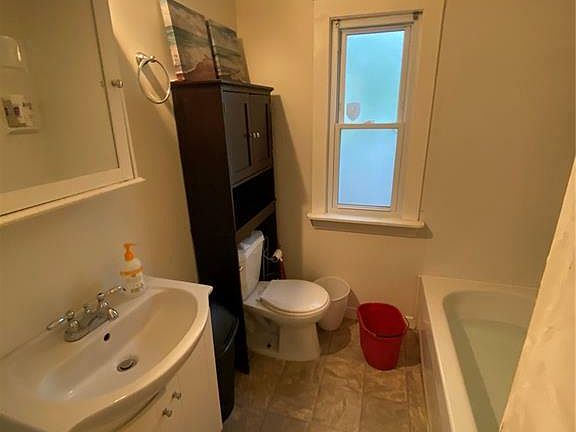 4th image of 778 Montague St