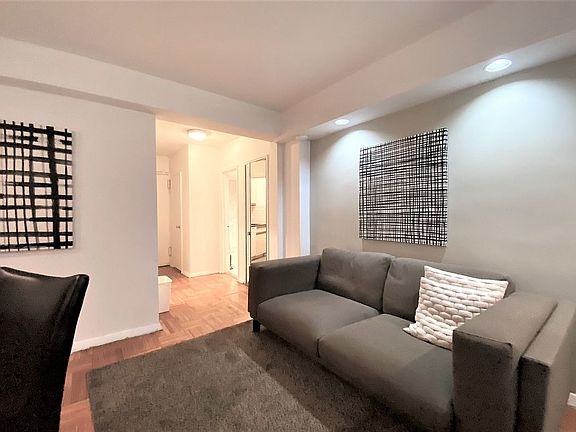 3rd image of 210 E 47th St #4EF