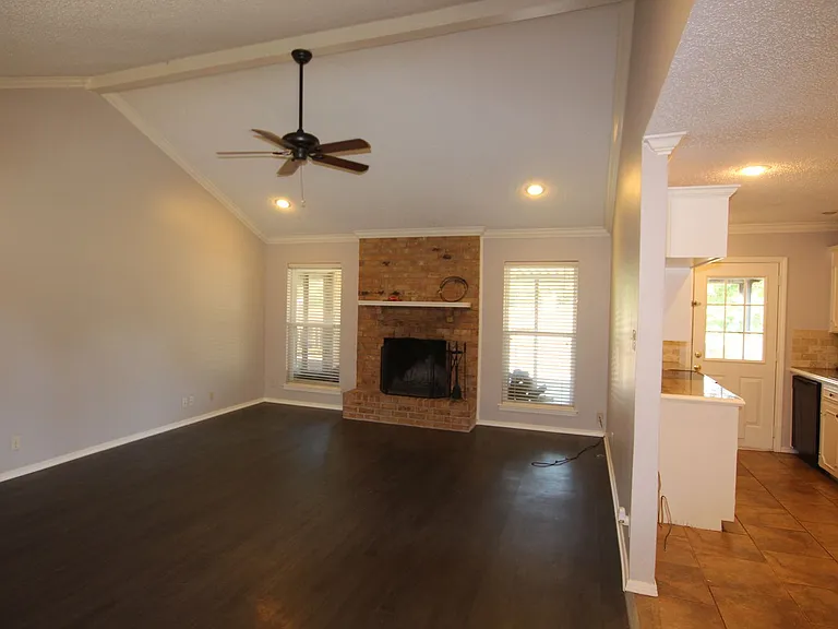 9319 Kelly Green St — Photo 3