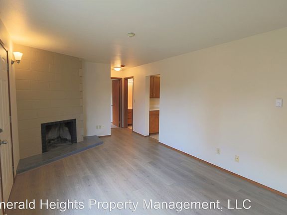 3rd image of 16921 NE 82nd St APT 7