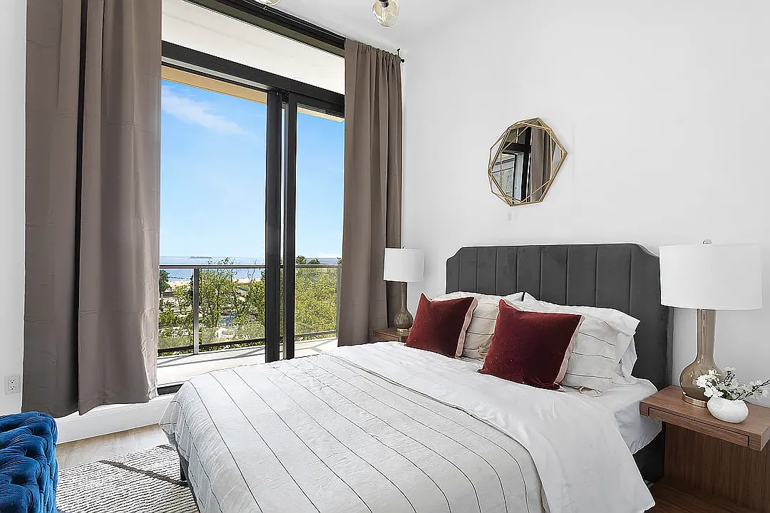 221 Sea Breeze Avenue — Photo 3
