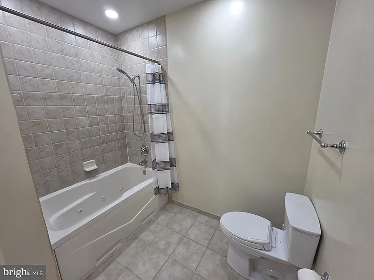 38 Maryland Ave #Penthouse 608 — Photo 21