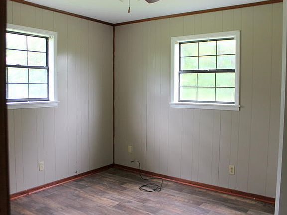 4th image of 168 Hillcrest Cir