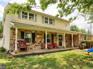 900 S Meadow Ln, Palmyra, PA 17078