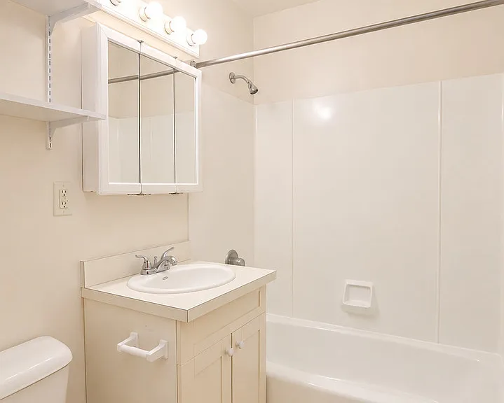 322 Maple Dr #2 — Photo 12