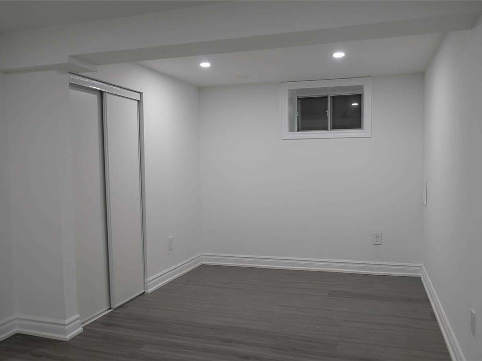2nd image of 681 Annette St