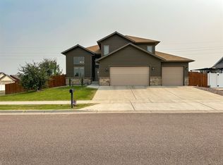 120 37th Ave NE, Great Falls, MT 59404