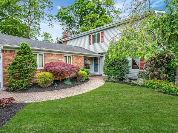 50 Rolling Road, Miller Place, NY 11764