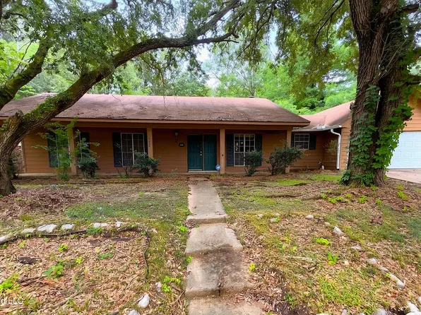 1608 Melrose Pl, Clinton, MS 39056