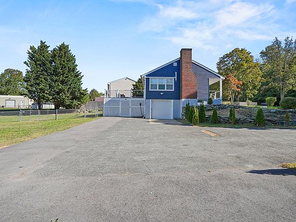 5th image of 3896 N Main St