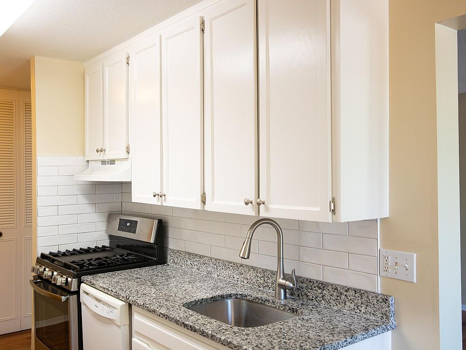 1st image of 38 Shrewsbury Green Dr Unit H