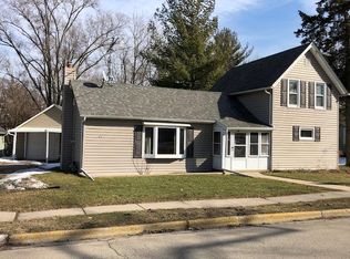 415 Maple St, Marengo, IL 60152