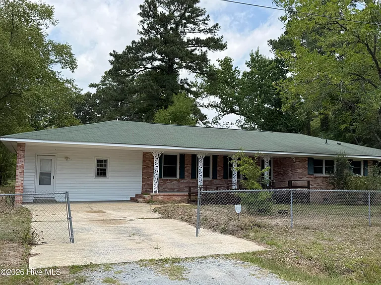 27 Vermont Ave — Photo 3