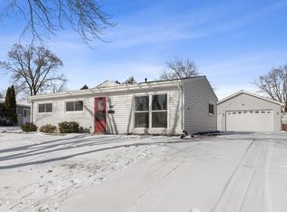 420 Cahill Rd, Streamwood, IL 60107