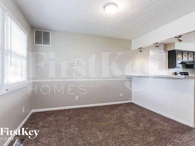 130 Circle Dr — Photo 4