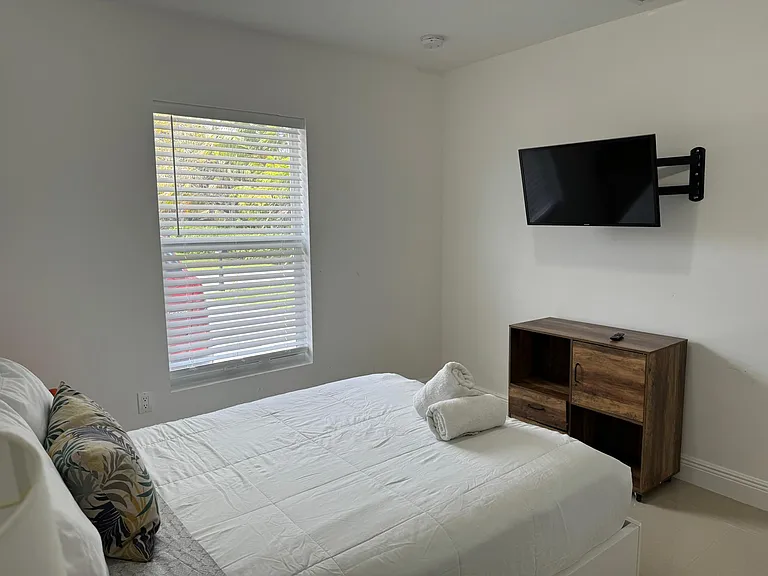 100 3rd St #1 — Photo 8