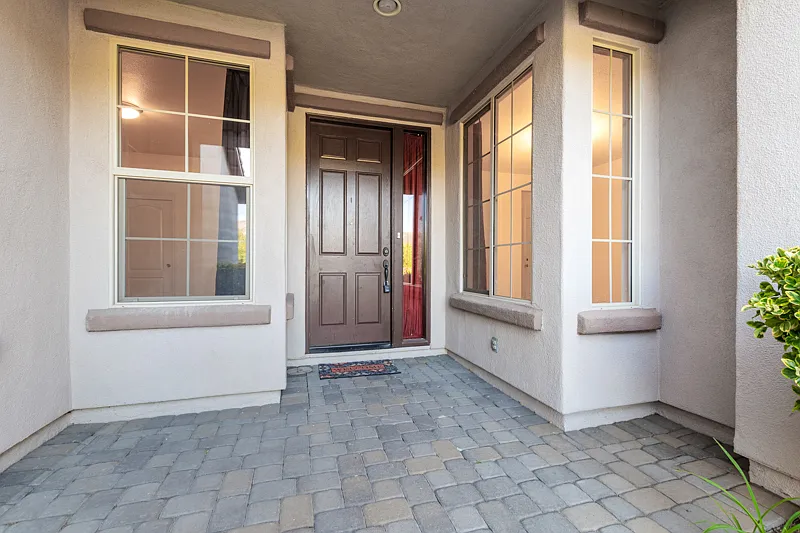 4 bed, 2.5 bath, 2516 sqft, $3,500 — Photo 4