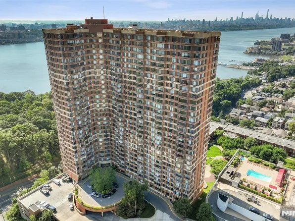 100 Old Palisade Rd APT 1610, Fort Lee, NJ 07024