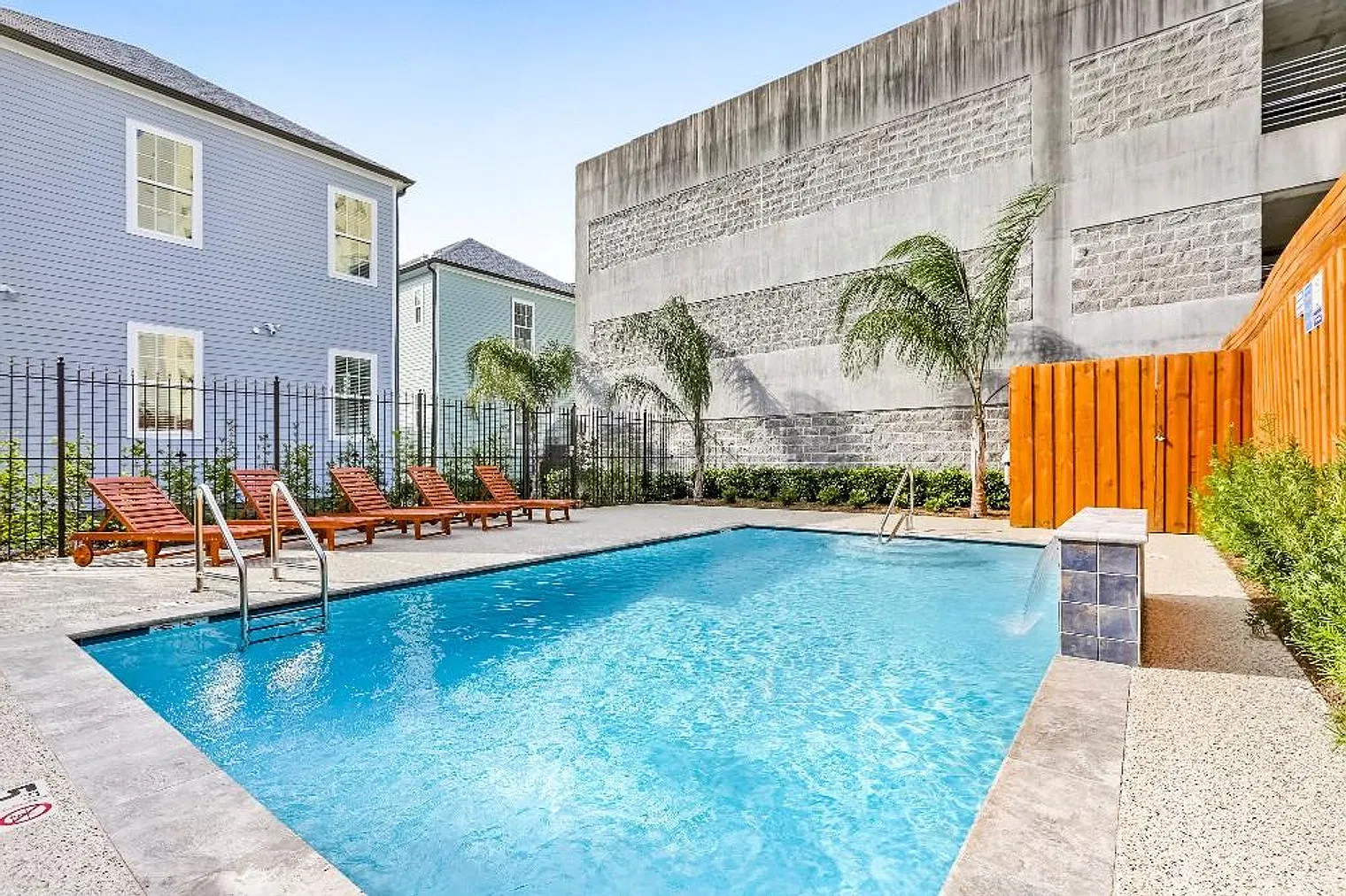 3 bed, 2.0 bath, 1743 sqft, $4,470 — Photo 2