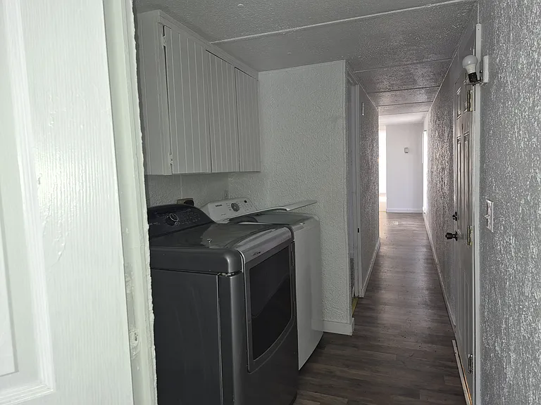 209 S Avenue B #11 — Photo 5