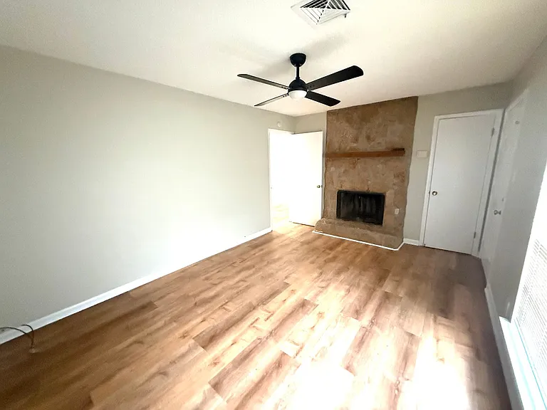 6319 Pinebrook Dr — Photo 3