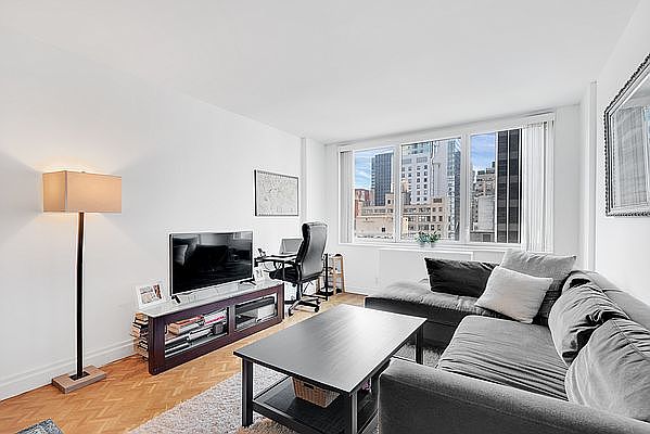 1st image of 212 E 47th St APT 22J