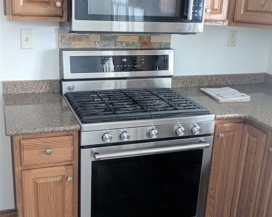 5th image of 424 Wildwood Dr