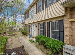1391 Laurel Oaks Dr, Streamwood, IL