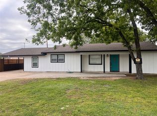 101 N 1st St, Bangs, TX 76823