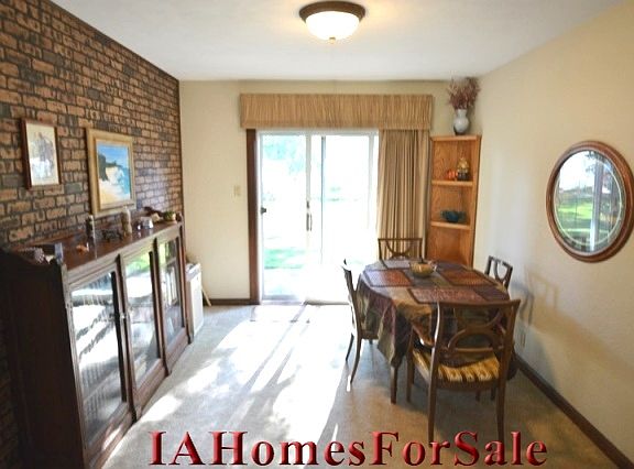 Dining Area - Walkout to backyard patio.