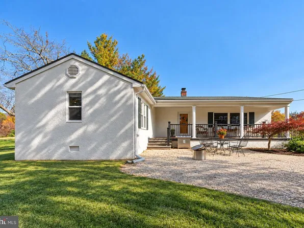 890 Browntown Rd, Bentonville, VA 22610