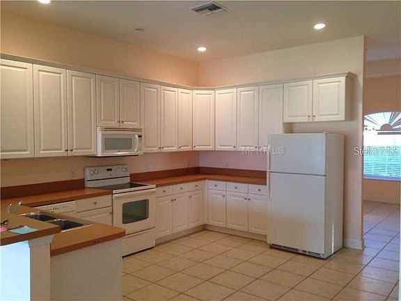 4th image of 1724 Oakwood Estates Dr