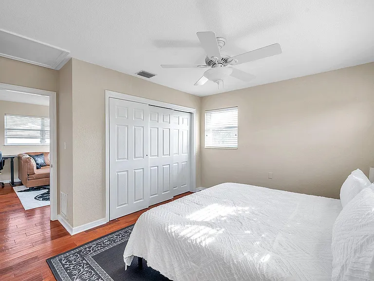 5637 Central Ave #1/2 — Photo 16