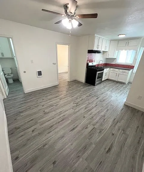 527 E 3rd St #12 — Photo 3