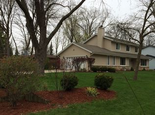 14810 W Maple Ridge Rd, New Berlin, WI 53151